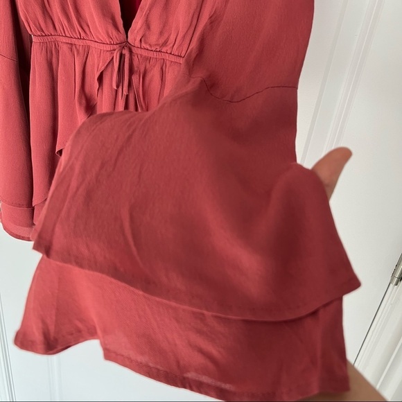 TOBI DOUBLE OVER DOUBLE BELLE SLEEVE BRICK ROMPER size M - Picture 5 of 12